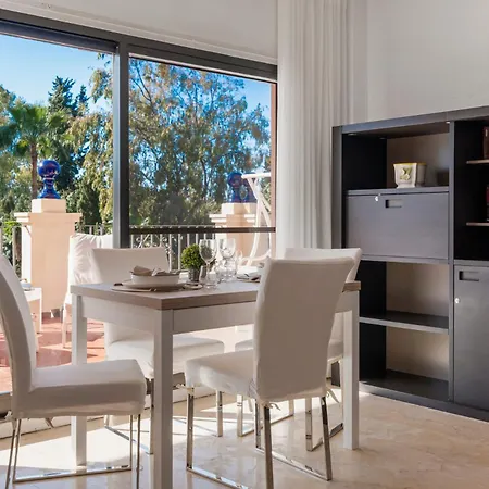 1 Bedroom In Andalucia Del Mar - Puerto Banus アパート