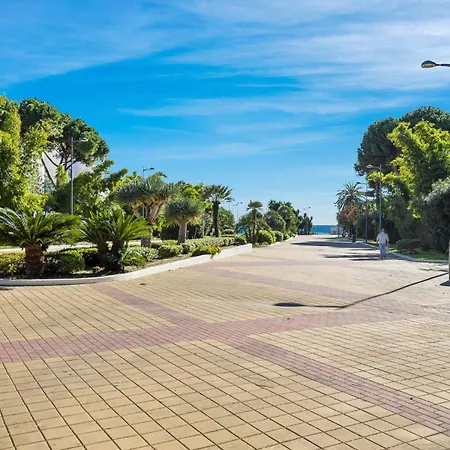1 Bedroom In Andalucia Del Mar - Puerto Banus マルベーリャ