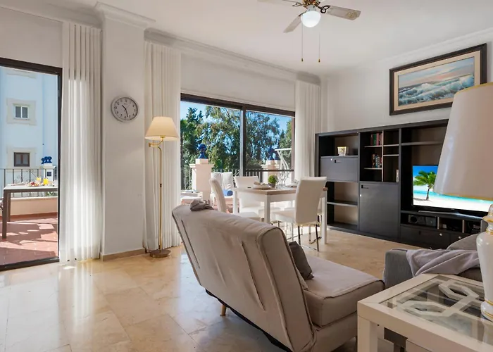1 Bedroom In Andalucia Del Mar - Puerto Banus Апартаменты